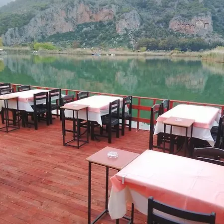 Holiday Hotel Dalyan מלון