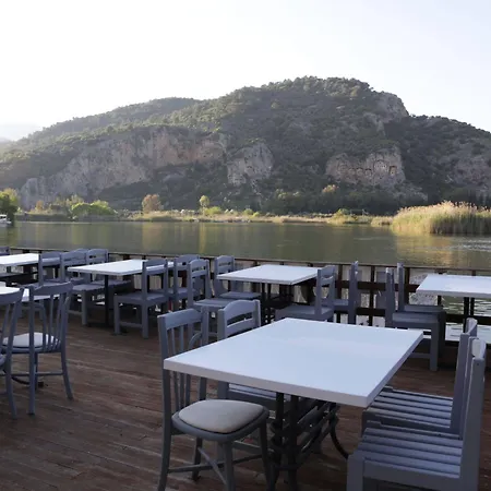 Holiday Hotel Dalyan מלון 2*